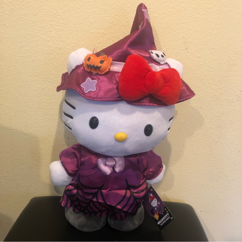 2022 Hello Kitty Halloween greeter